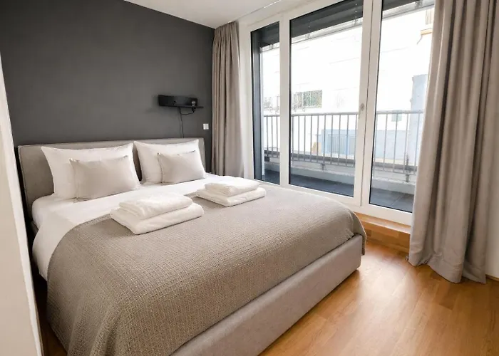 Apartamento Homely! Skyview, Fair, Airport, Rooftop, Apartment! *