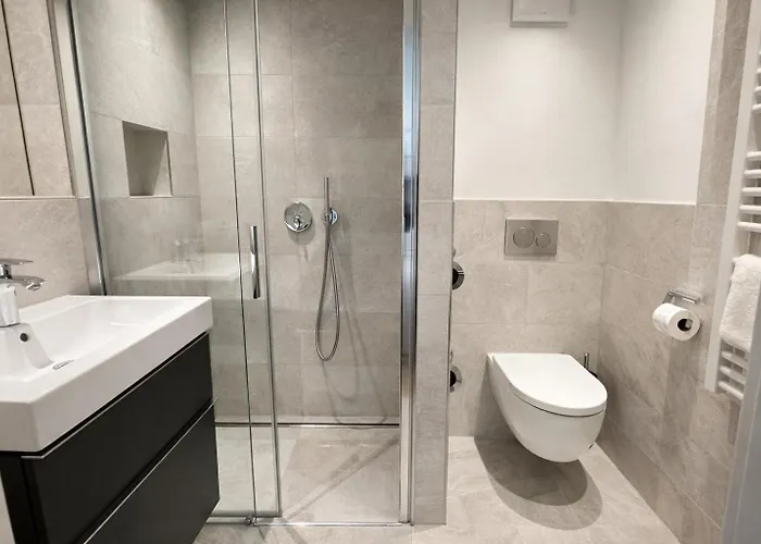 Homely! Skyview, Fair, Airport, Rooftop, Apartment! Apartamento Frankfurt am Main
