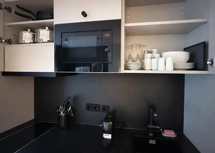 Apartamento Homely! Skyview, Fair, Airport, Rooftop, Apartment!